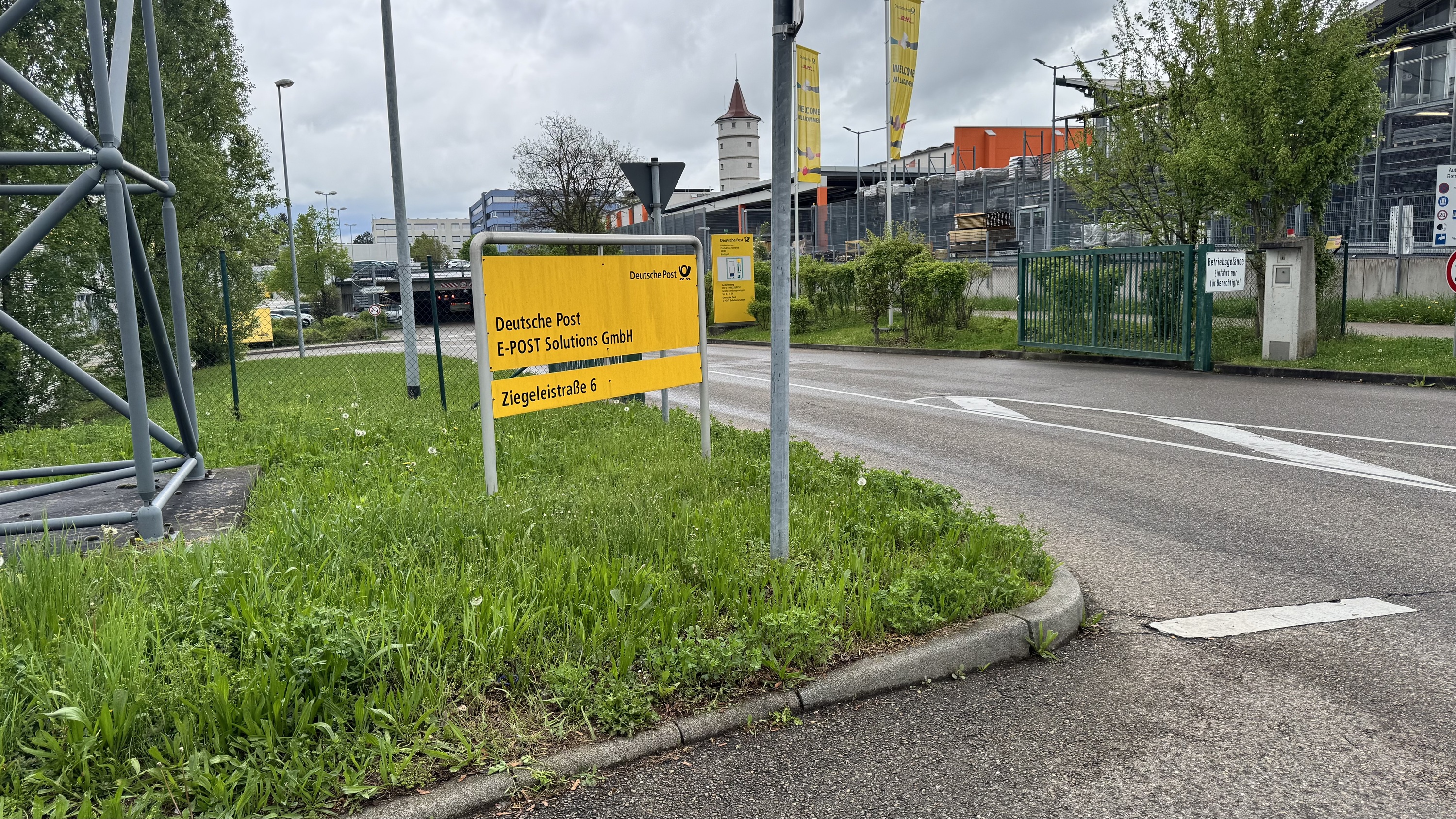 Schild am Eingang - Briefzentrum Waiblingen (Stuttgart)